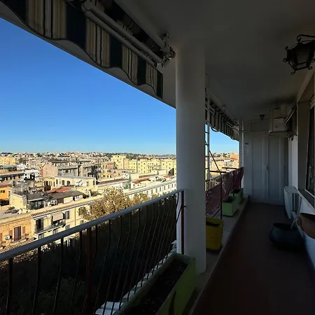 View In Ostiense With Balcony Daire Roma
