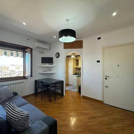 View In Ostiense With Balcony 罗马